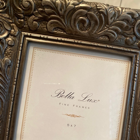 Bella Lux - Grayish-Black Picture Frame with Silver Metallic Detail - Picture 8 of 8